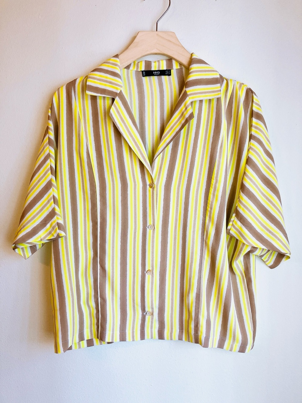 Mango MNG Yellow Vneck Button-Up Shortsleeve Blouse Dolman Sleeve Small